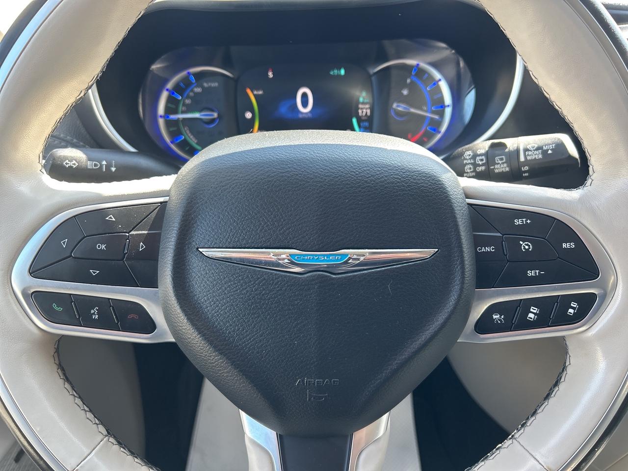 2020 Chrysler Pacifica Hybrid Limited w/Sunroof, Safety Pkg, 20 Spkrs, DVD Photo