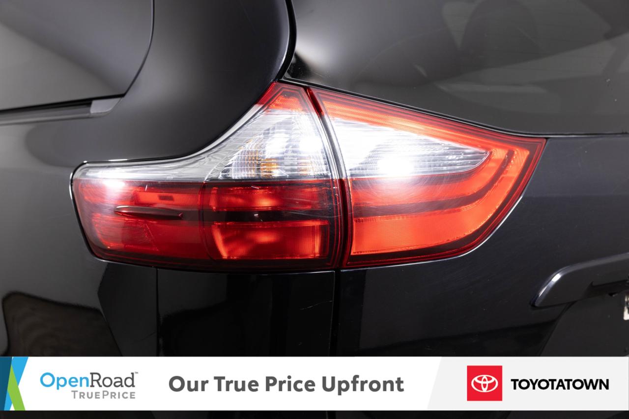 2020 Toyota Sienna LE! ACCIDENT FREE! ELIGIBLE FOR OPEN ROAD LEASING! Photo