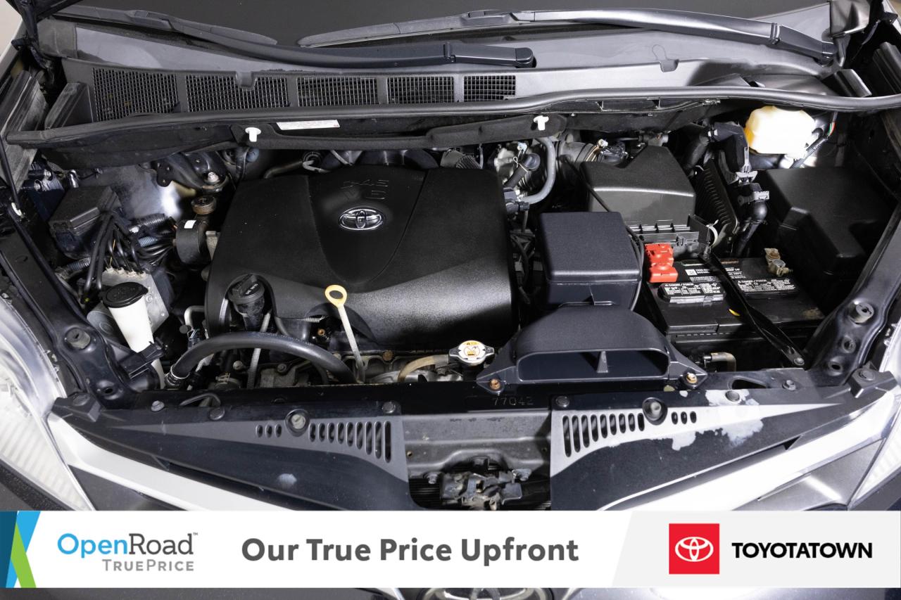 2020 Toyota Sienna LE! ACCIDENT FREE! ELIGIBLE FOR OPEN ROAD LEASING! Photo
