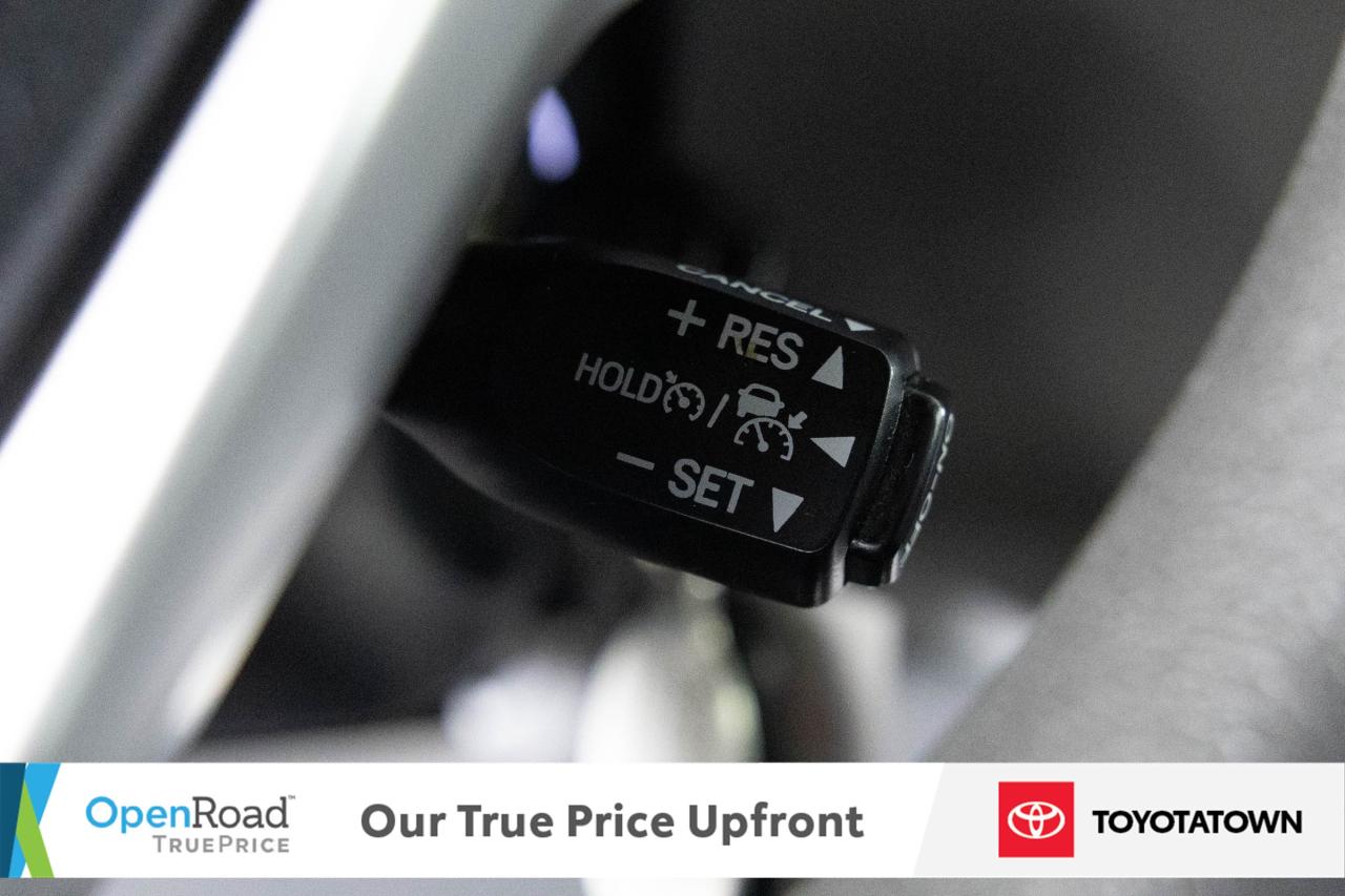 2020 Toyota Sienna LE! ACCIDENT FREE! ELIGIBLE FOR OPEN ROAD LEASING! Photo