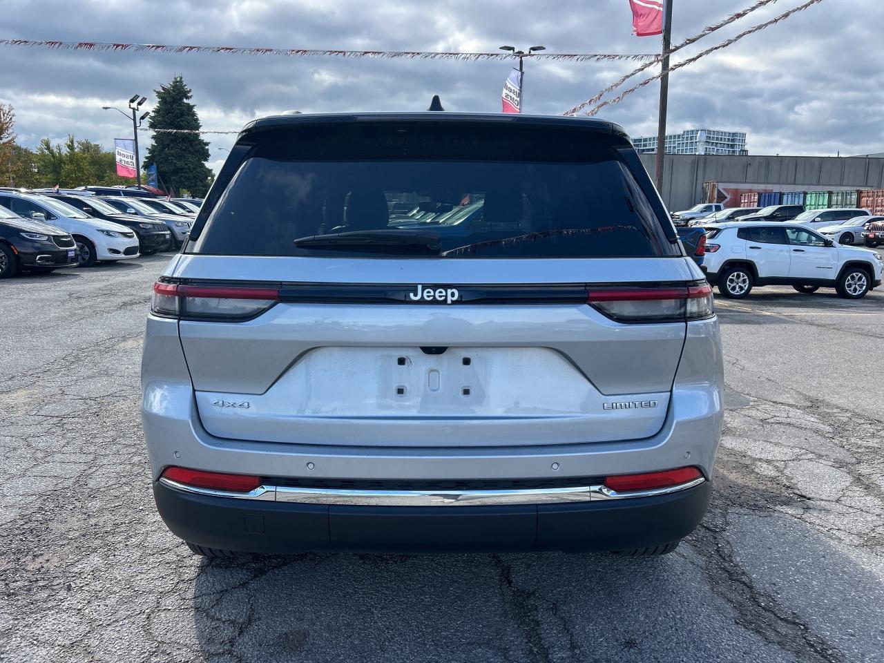 2024 Jeep Grand Cherokee Limited 4x4 w/NAV, Leather, Adaptive Cruise Photo