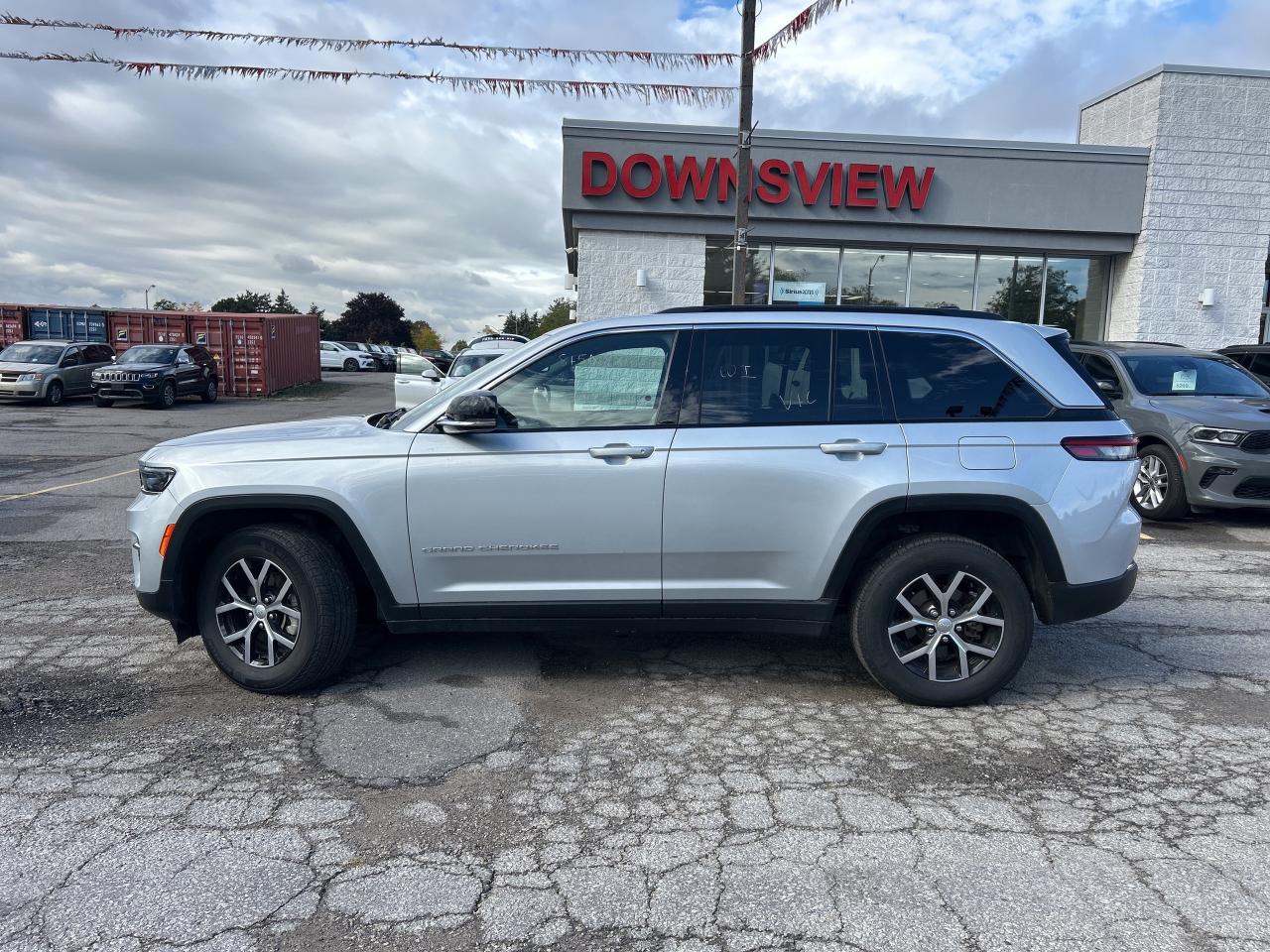 2024 Jeep Grand Cherokee Limited 4x4 w/NAV, Leather, Adaptive Cruise Photo