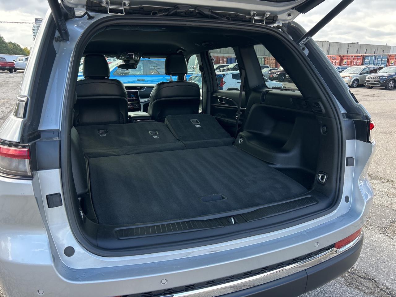 2024 Jeep Grand Cherokee Limited 4x4 w/NAV, Leather, Adaptive Cruise Photo