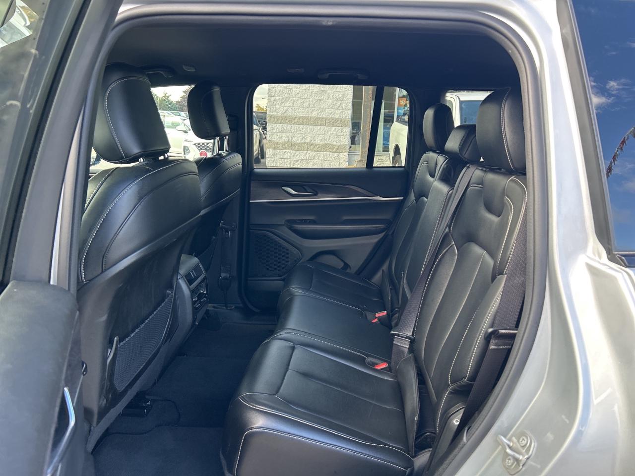 2024 Jeep Grand Cherokee Limited 4x4 w/NAV, Leather, Adaptive Cruise Photo