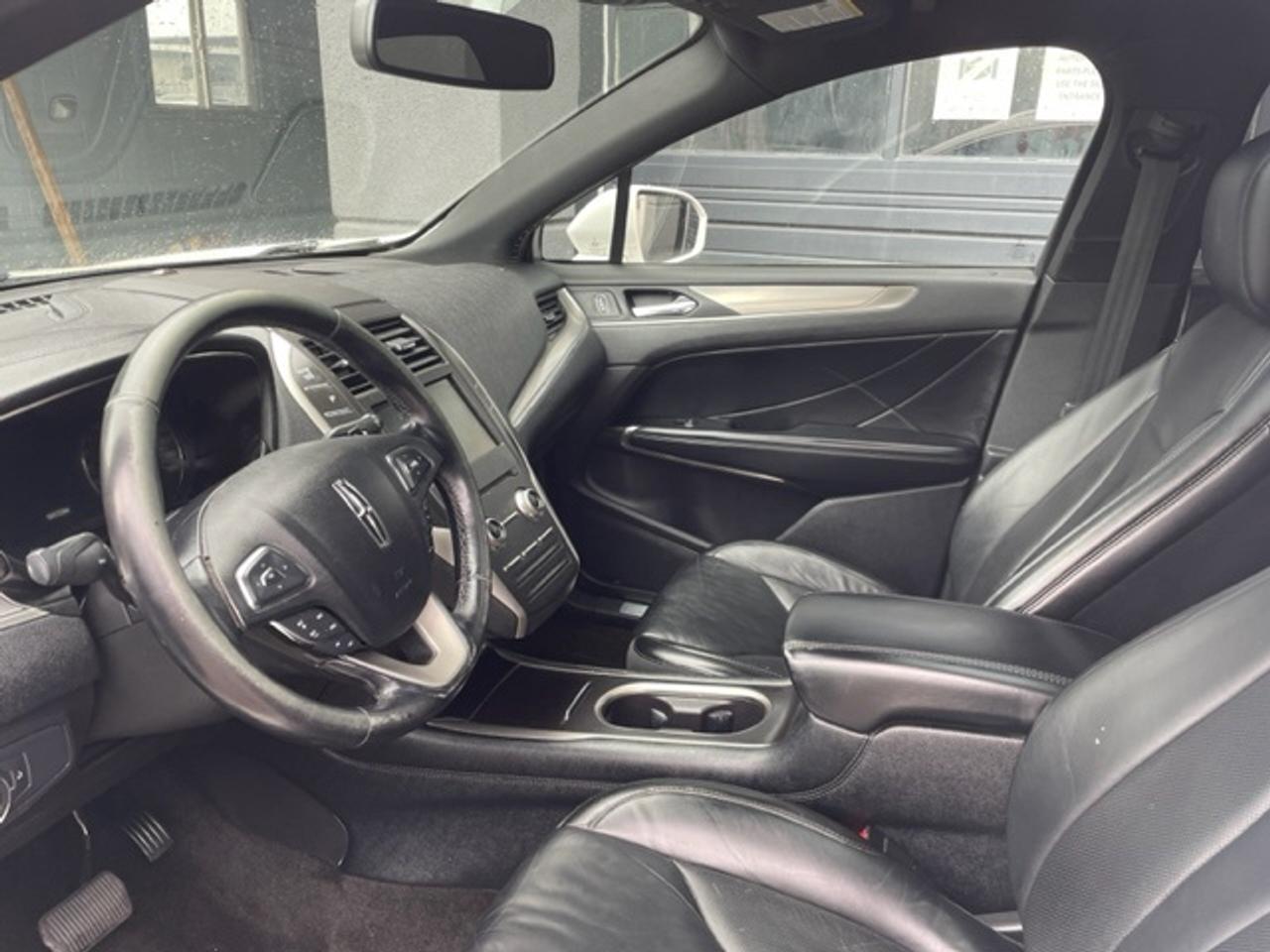 2015 Lincoln MKC AWD, PANO ROOF, NAVIGATION, AFFORDABLE ELEGANCE!! Photo2