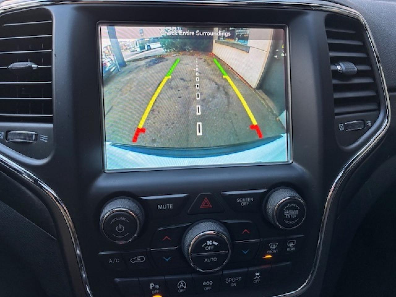 2018 Jeep Grand Cherokee Laredo 4x4, ONE OWNER, SUNROOF, NAVI, VERY CLEAN!! Photo