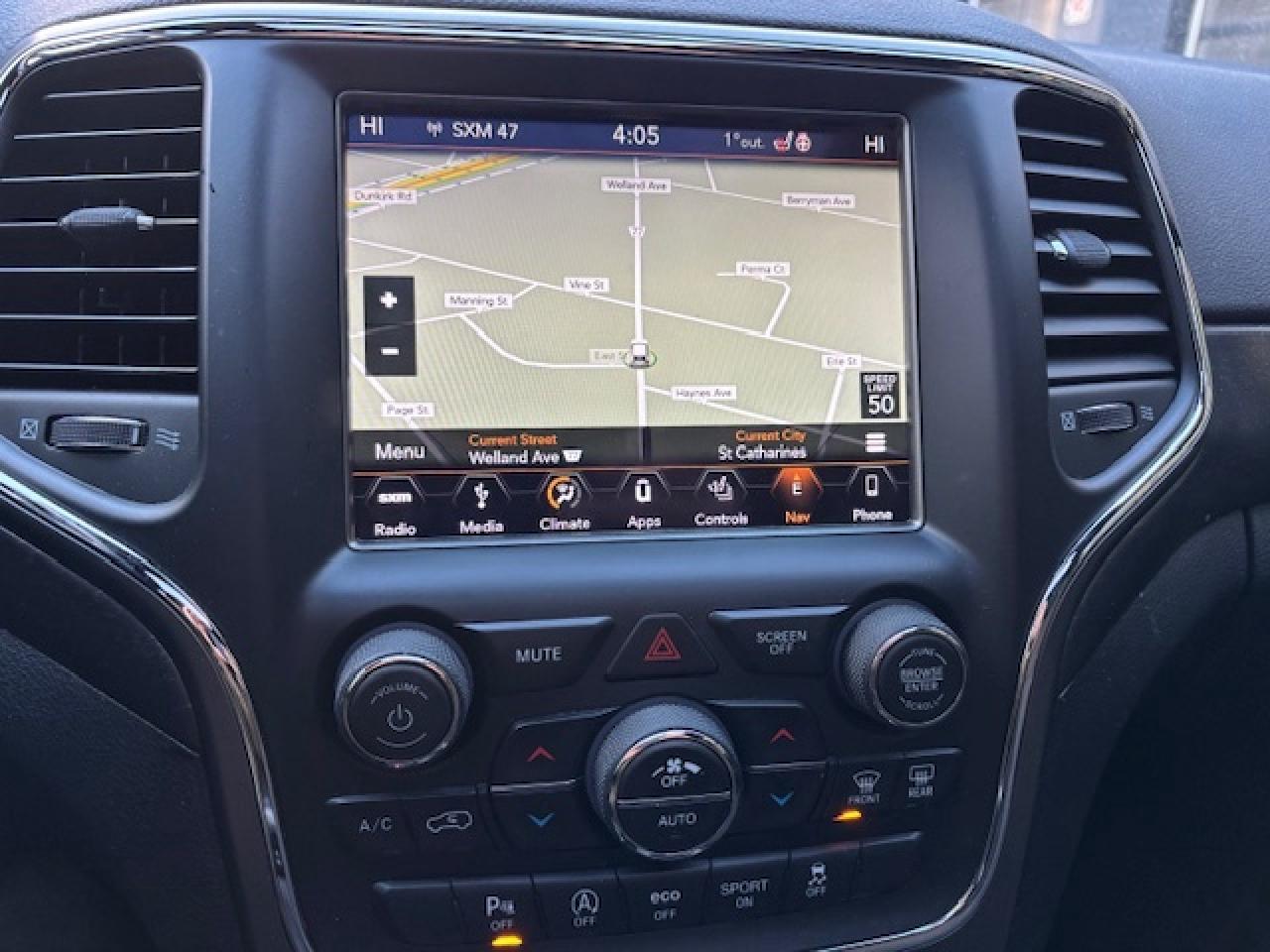 2018 Jeep Grand Cherokee Laredo 4x4, ONE OWNER, SUNROOF, NAVI, VERY CLEAN!! Photo