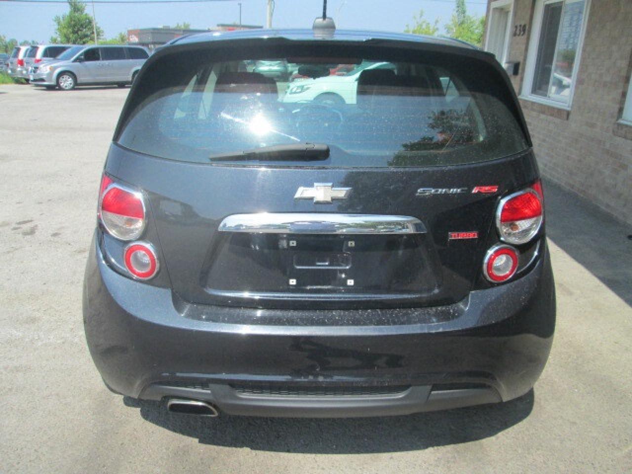 2015 Chevrolet Sonic Hatchback RS PKG, Aut, LEATHER, SUNROOF, FUN!! Photo3