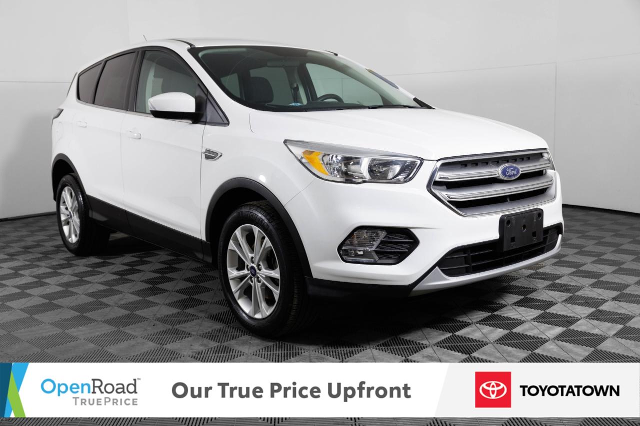 2017 Ford Escape SE! LOADED! LOW MILEAGE! Photo2