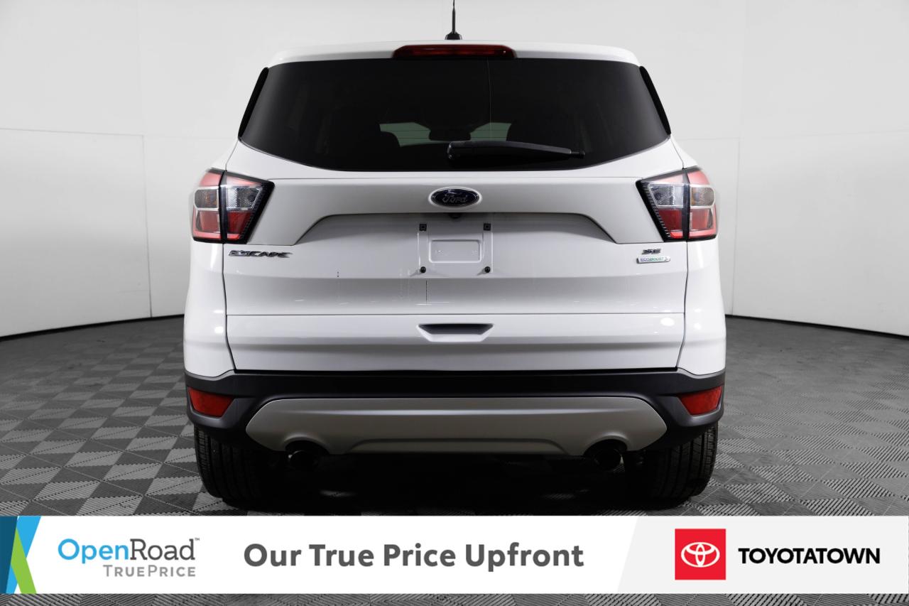 2017 Ford Escape SE! LOADED! LOW MILEAGE! Photo4