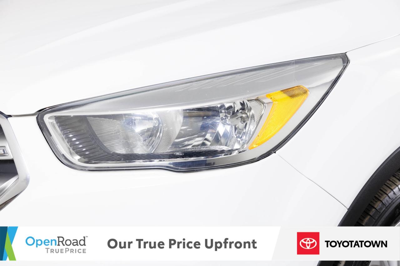 2017 Ford Escape SE! LOADED! LOW MILEAGE! Photo