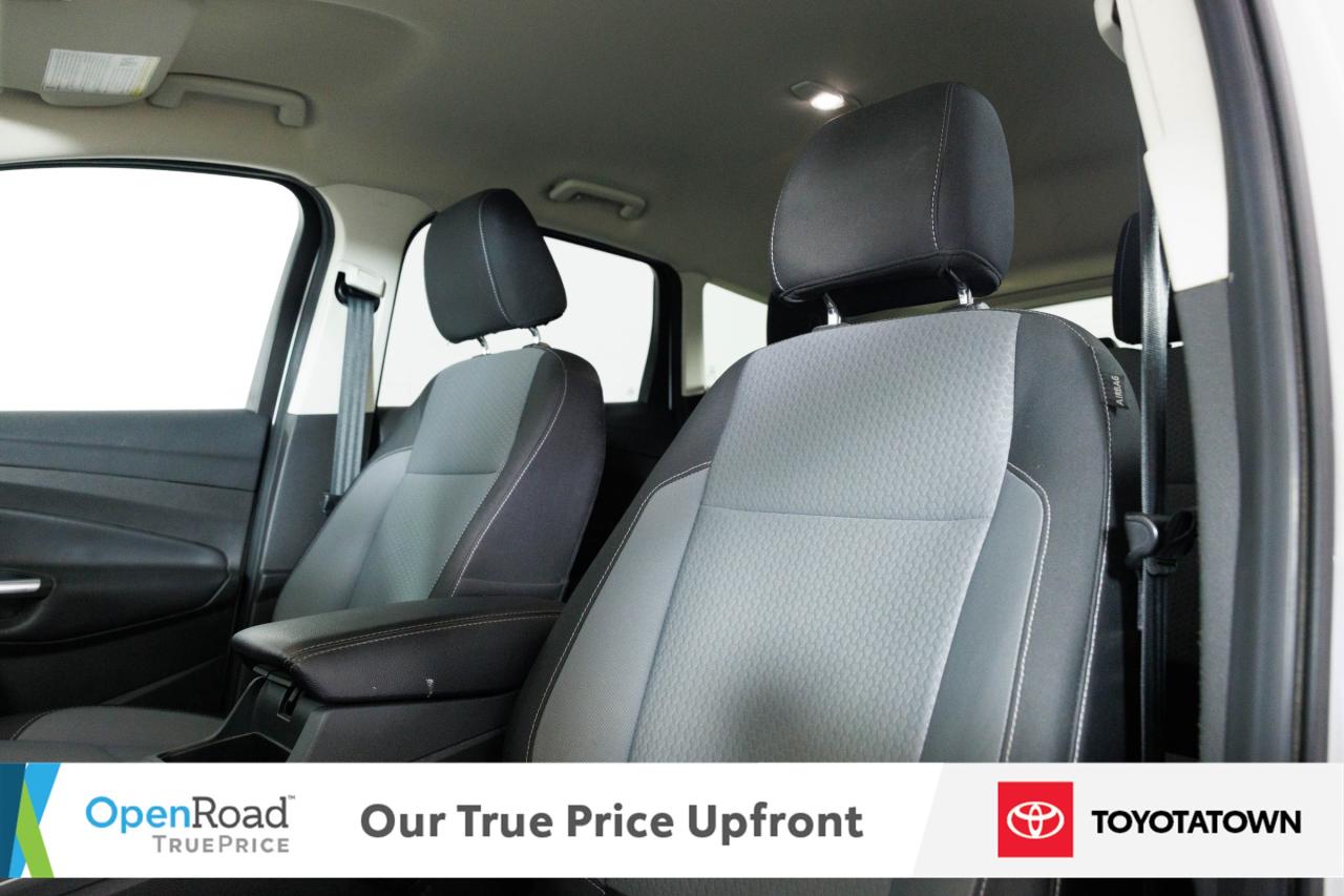 2017 Ford Escape SE! LOADED! LOW MILEAGE! Photo