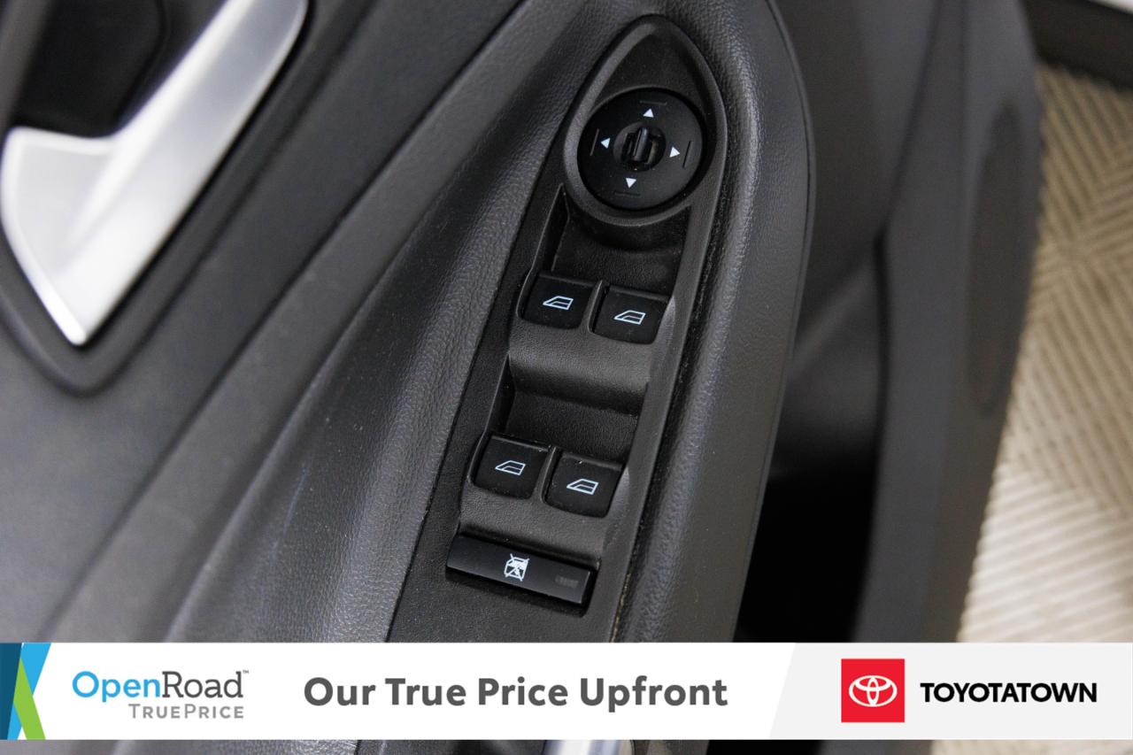 2017 Ford Escape SE! LOADED! LOW MILEAGE! Photo