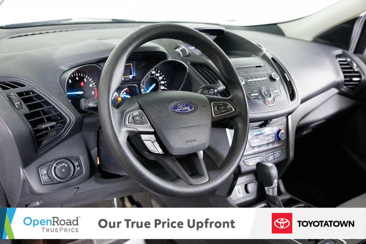 2017 Ford Escape SE! LOADED! LOW MILEAGE! Photo