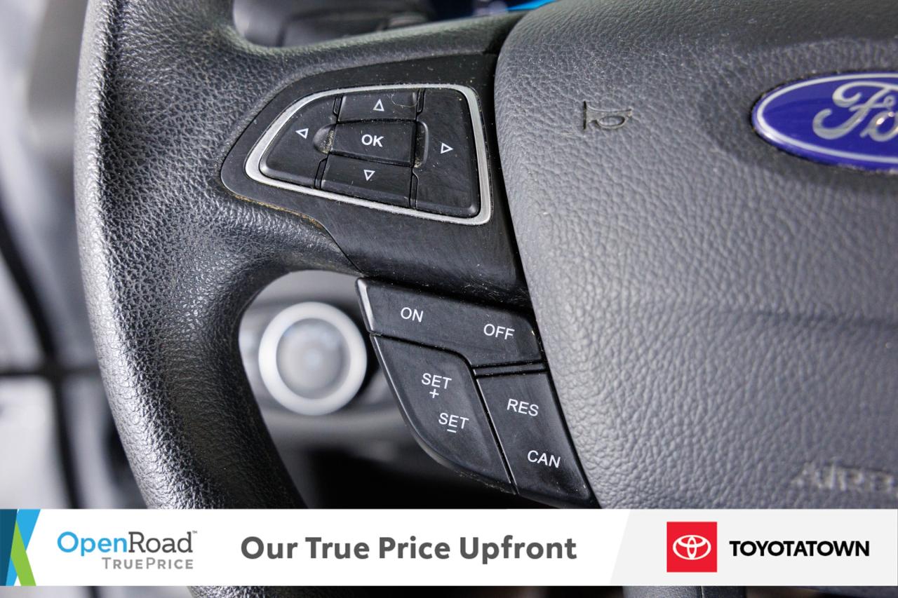 2017 Ford Escape SE! LOADED! LOW MILEAGE! Photo