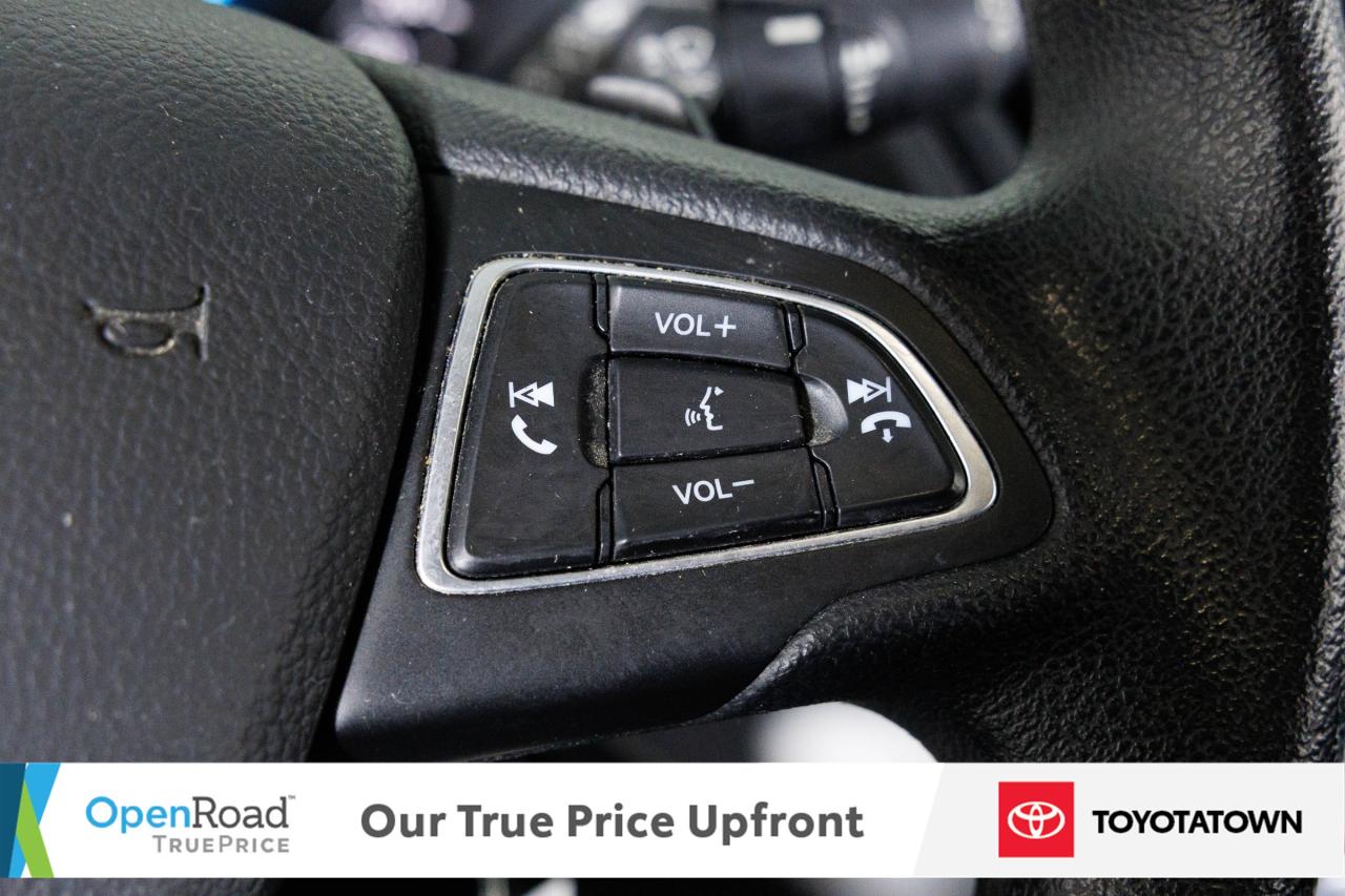 2017 Ford Escape SE! LOADED! LOW MILEAGE! Photo