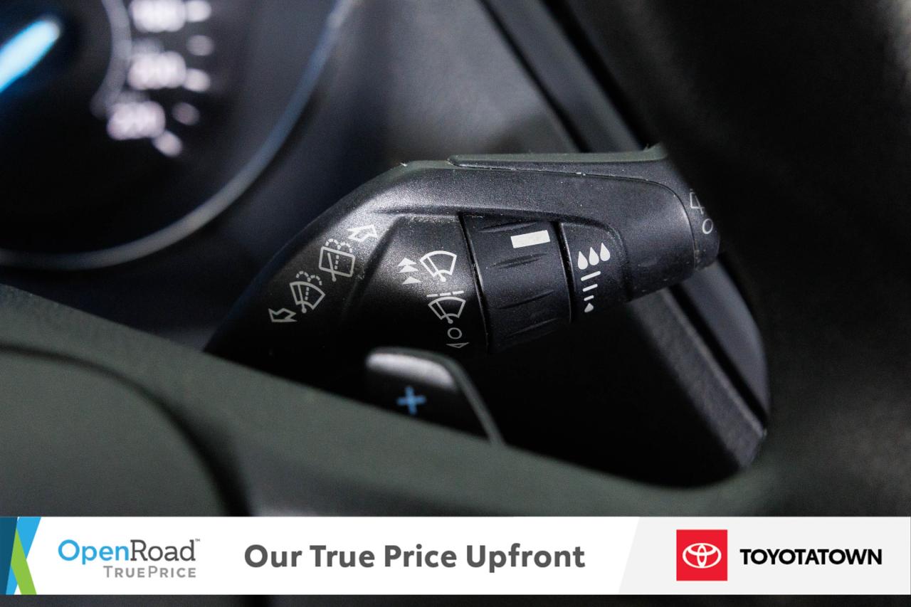 2017 Ford Escape SE! LOADED! LOW MILEAGE! Photo