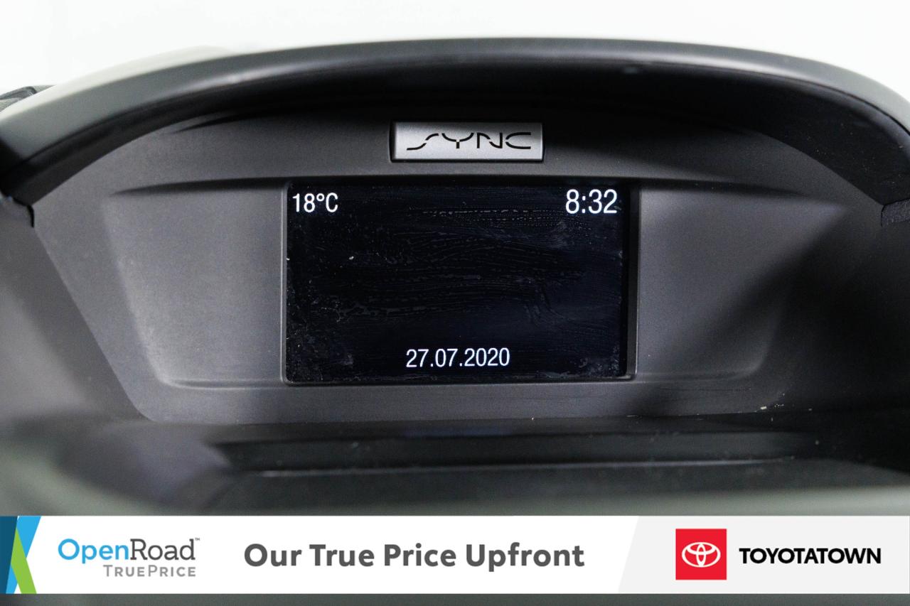 2017 Ford Escape SE! LOADED! LOW MILEAGE! Photo