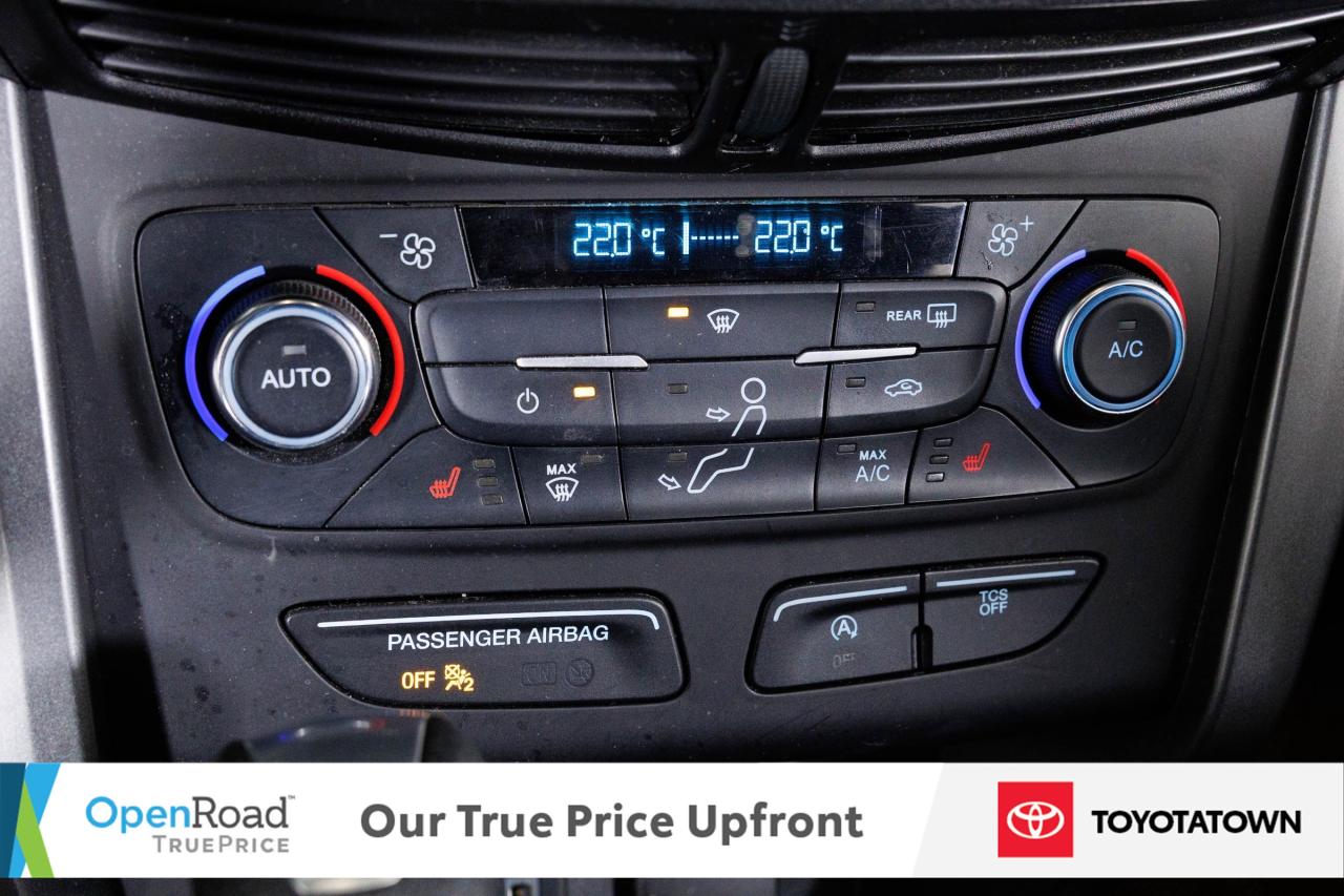 2017 Ford Escape SE! LOADED! LOW MILEAGE! Photo