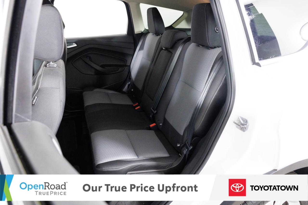 2017 Ford Escape SE! LOADED! LOW MILEAGE! Photo