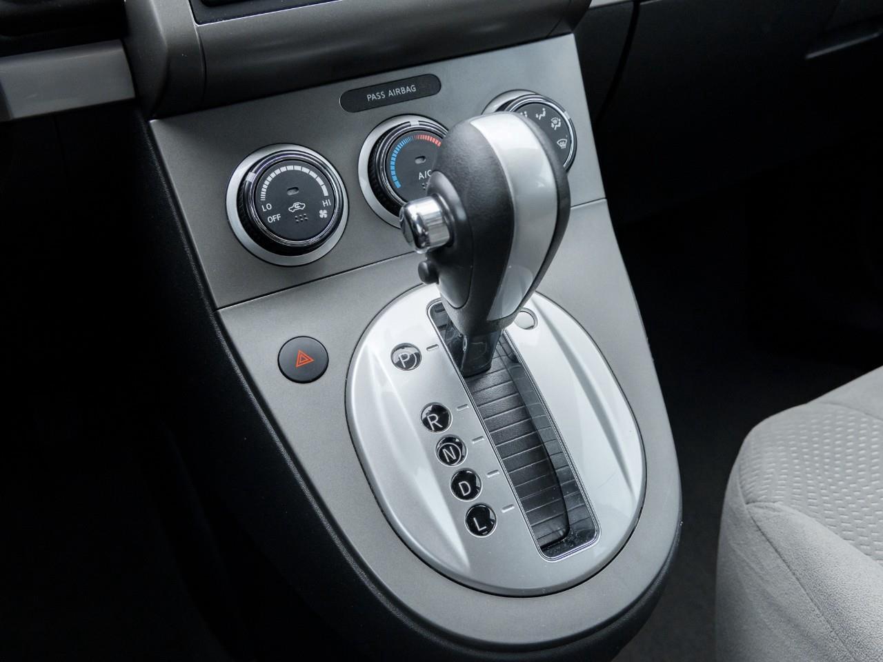 2012 Nissan Sentra 2.0 Photo