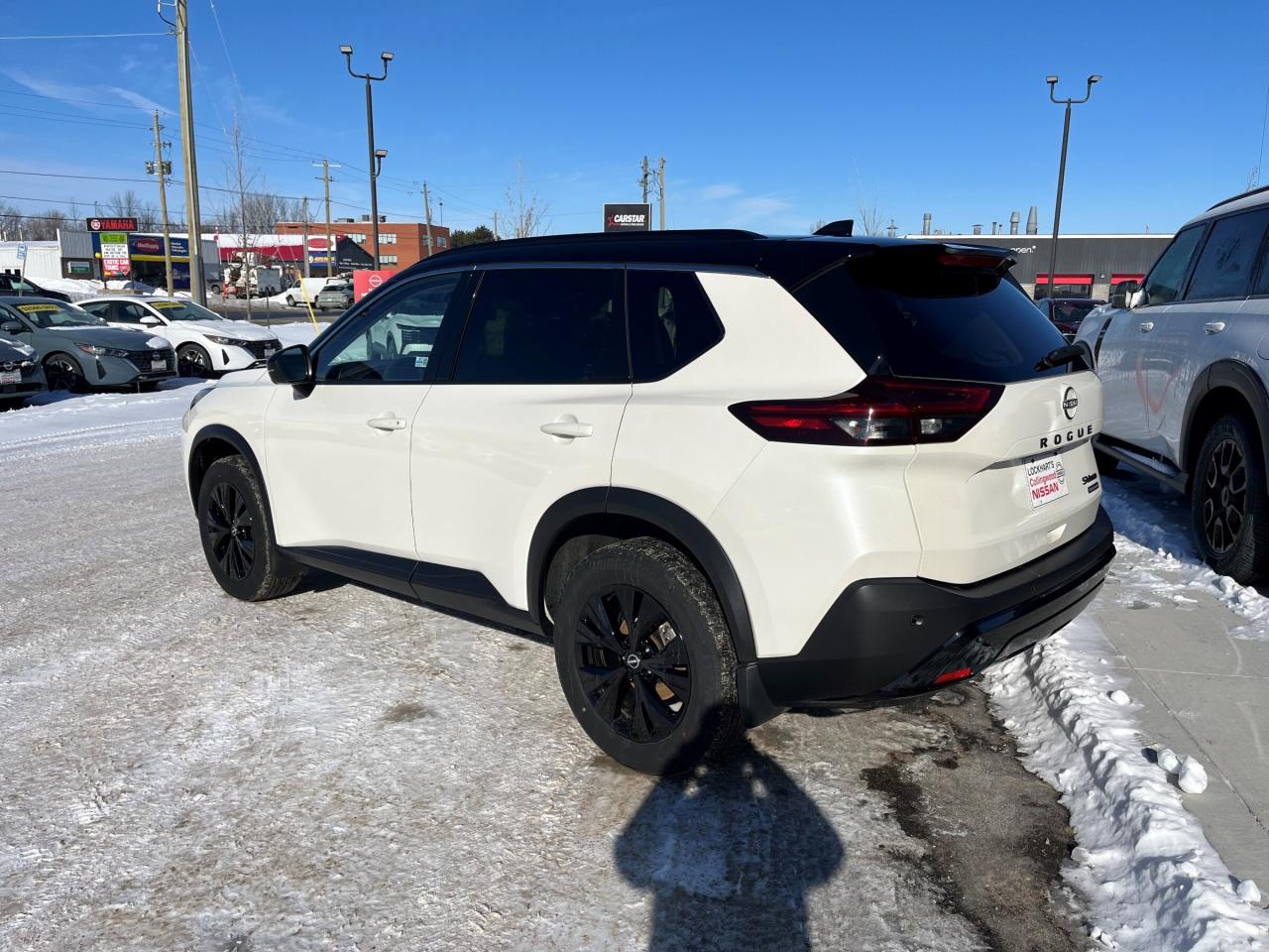 2023 Nissan Rogue Midnight Edition AWD Photo4