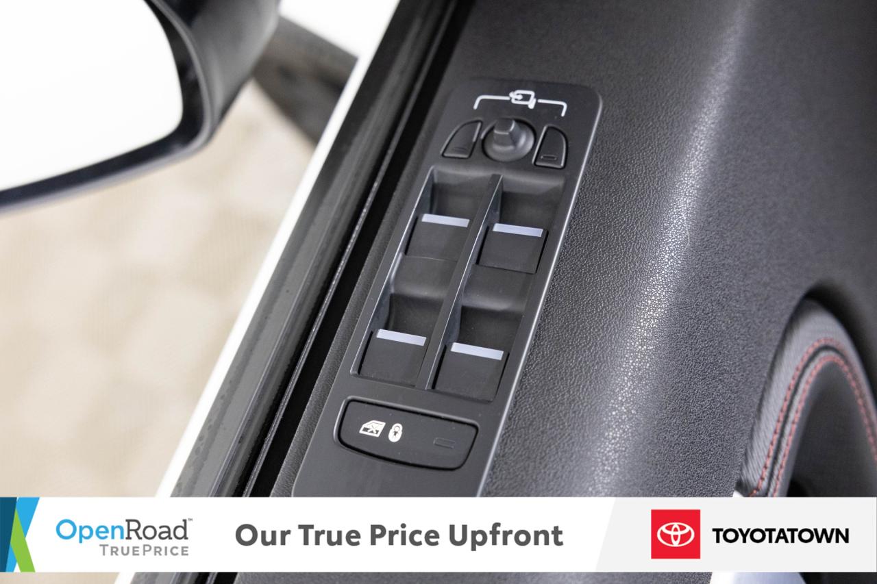 2020 Land Rover Discovery Sport R-DYNAMIC SE! LOADED! ACCIDENT FREE! ELIGIBLE FOR Photo