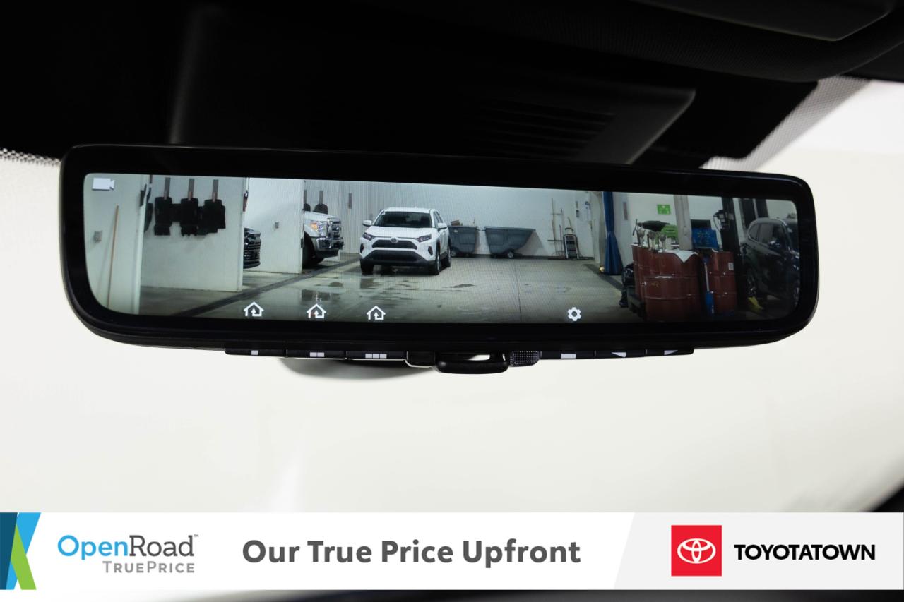 2020 Land Rover Discovery Sport R-DYNAMIC SE! LOADED! ACCIDENT FREE! ELIGIBLE FOR Photo