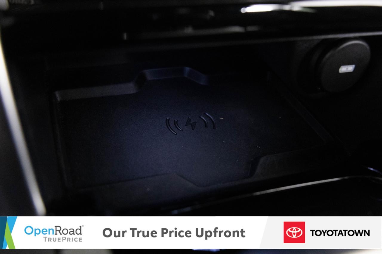 2020 Land Rover Discovery Sport R-DYNAMIC SE! LOADED! ACCIDENT FREE! ELIGIBLE FOR Photo