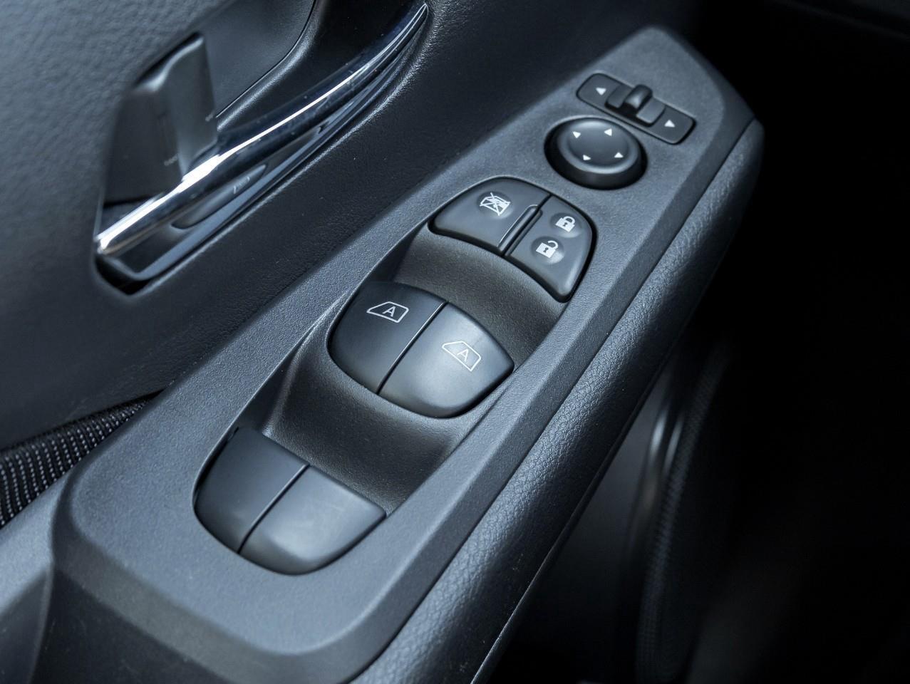 2023 Nissan Kicks SV Photo