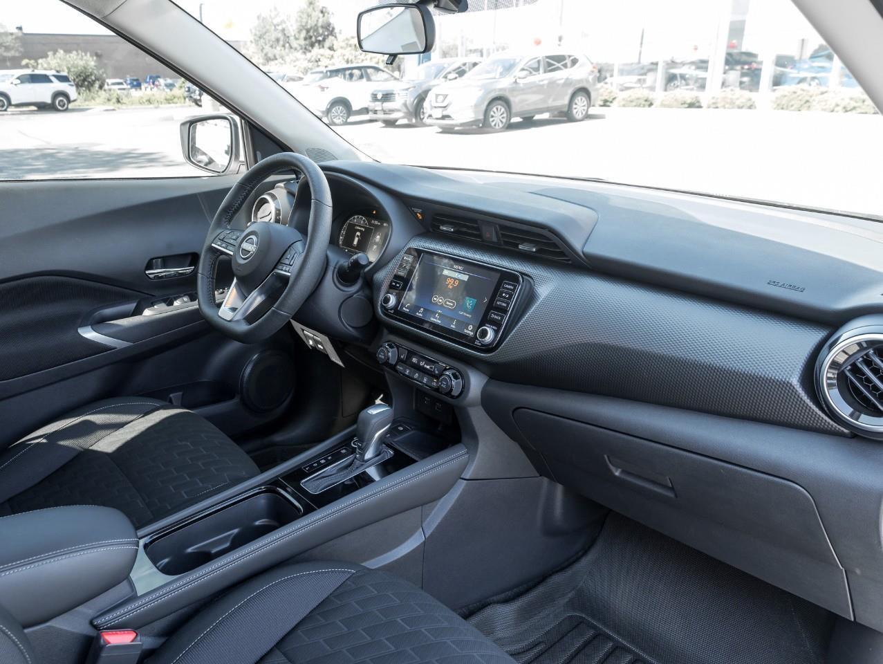 2023 Nissan Kicks SV Photo