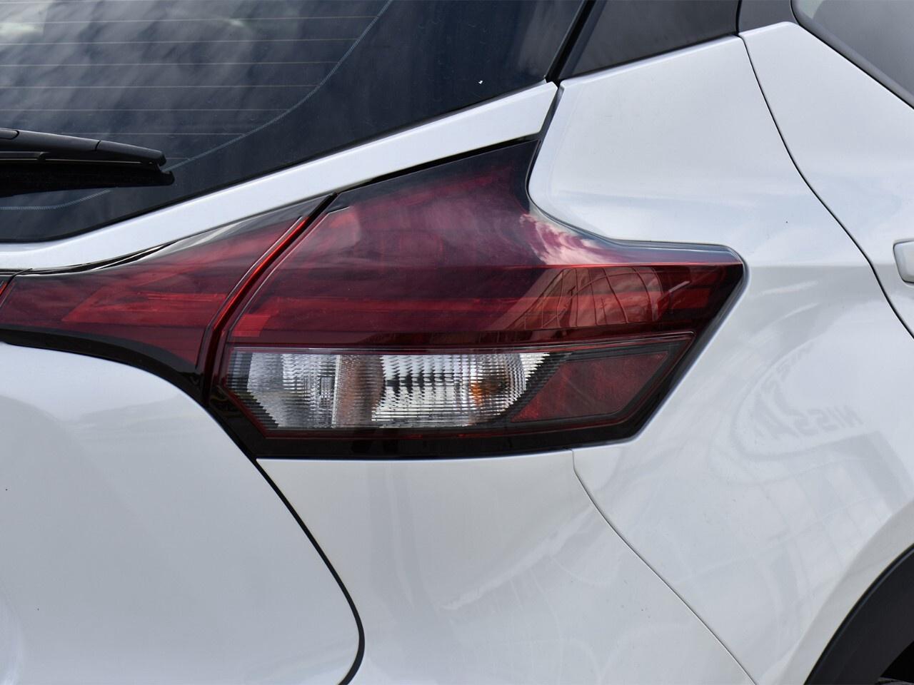 2023 Nissan Kicks SV FWD, APPLE CARPLAY, REMOTE START Photo