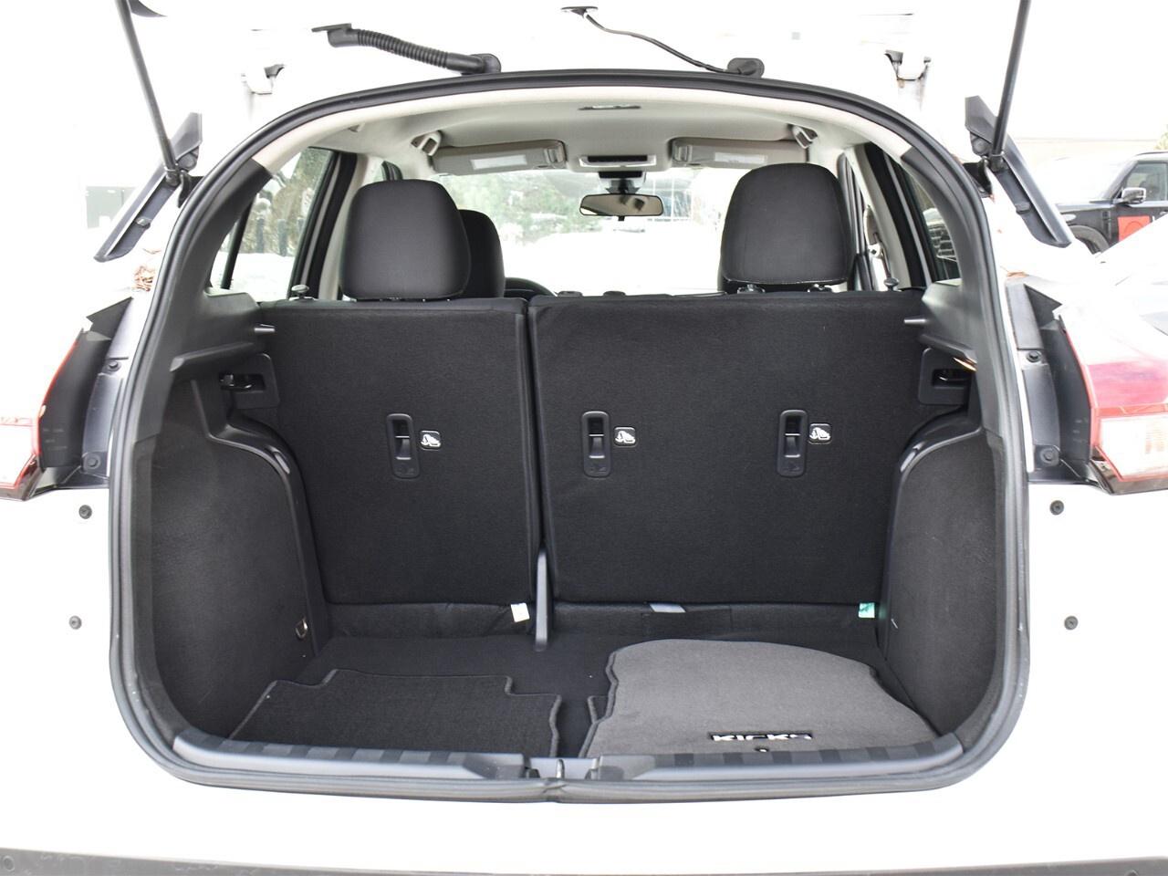 2023 Nissan Kicks SV FWD, APPLE CARPLAY, REMOTE START Photo