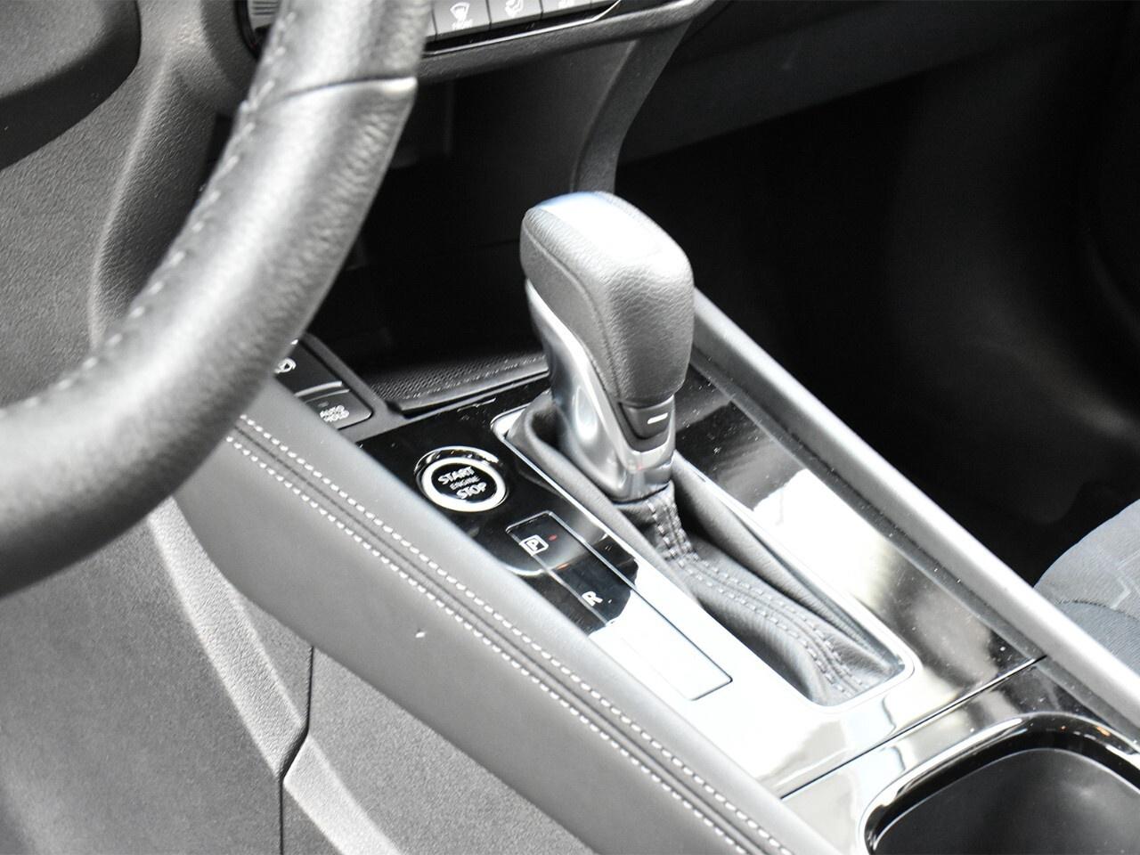 2023 Nissan Kicks SV FWD, APPLE CARPLAY, REMOTE START Photo