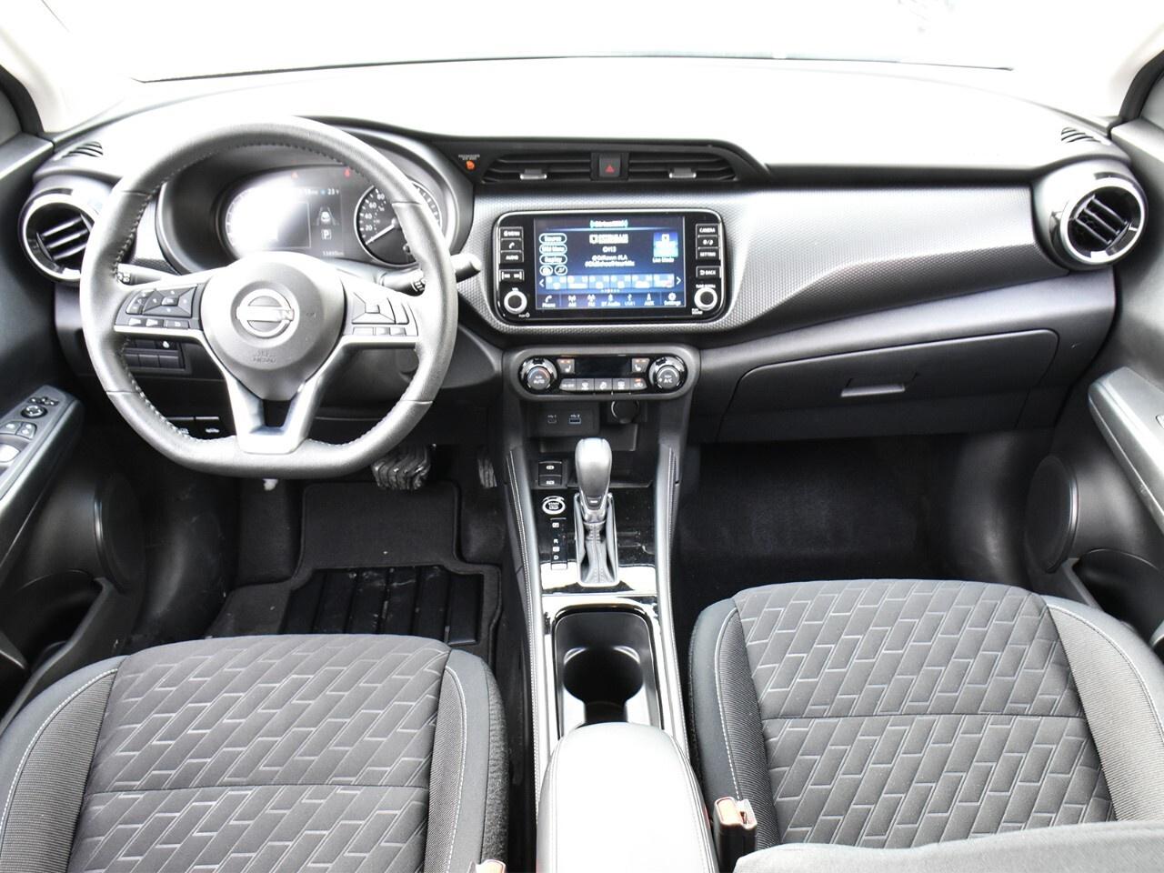 2023 Nissan Kicks SV FWD, APPLE CARPLAY, REMOTE START Photo