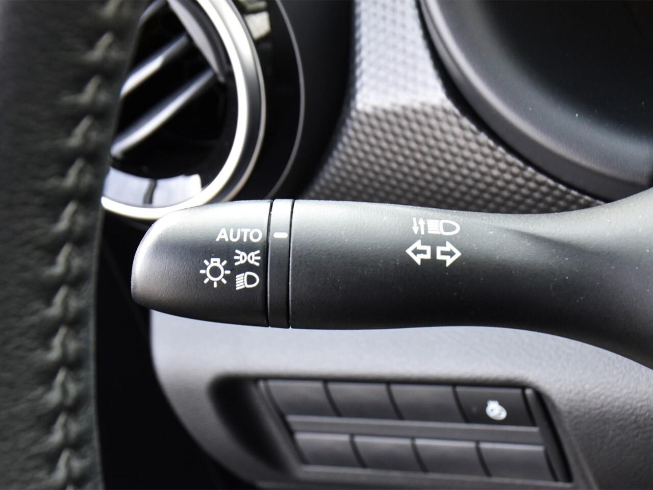 2023 Nissan Kicks SV FWD, APPLE CARPLAY, REMOTE START Photo