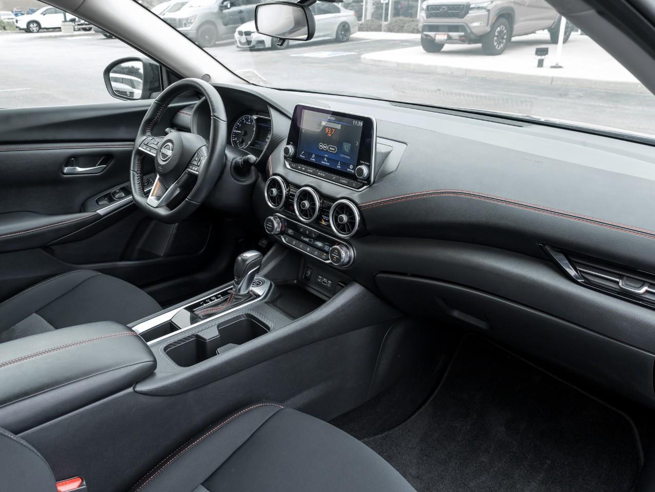 2024 Nissan Sentra SR Photo