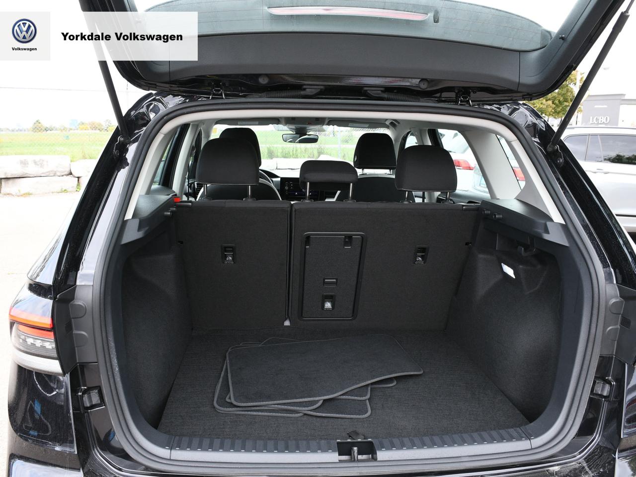 2025 Volkswagen Taos  Photo