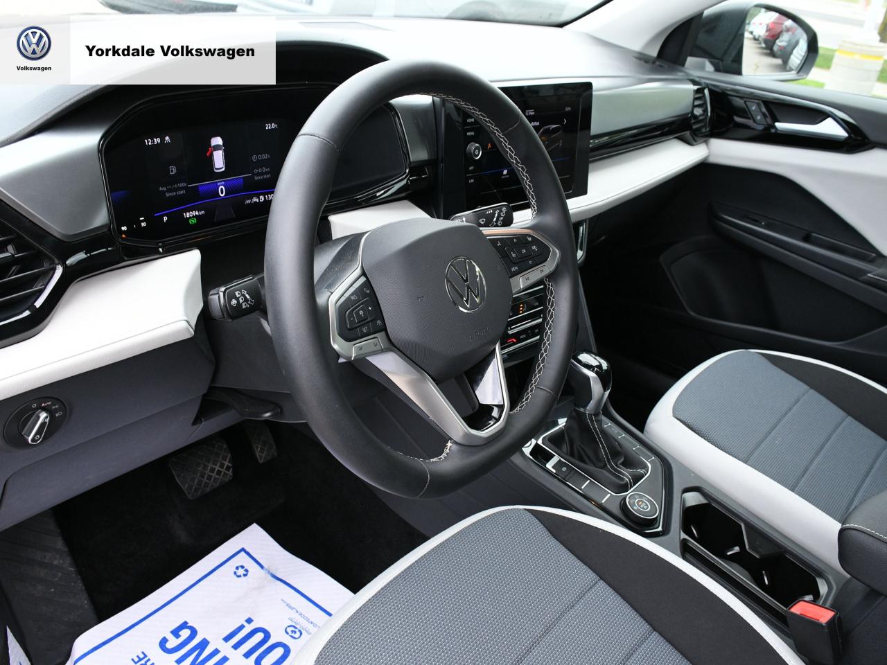 2025 Volkswagen Taos  Photo