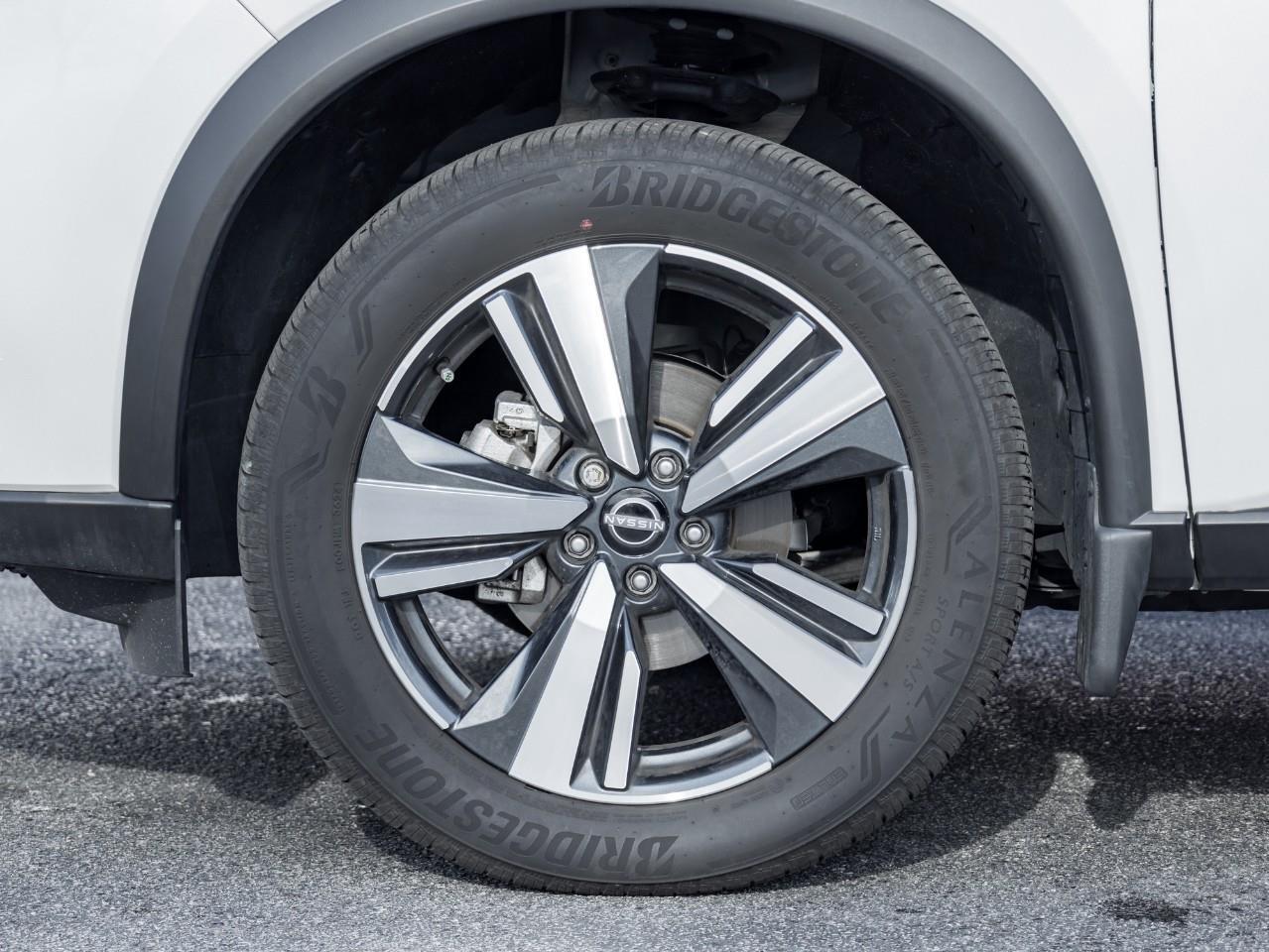 2025 Nissan Rogue SL Photo