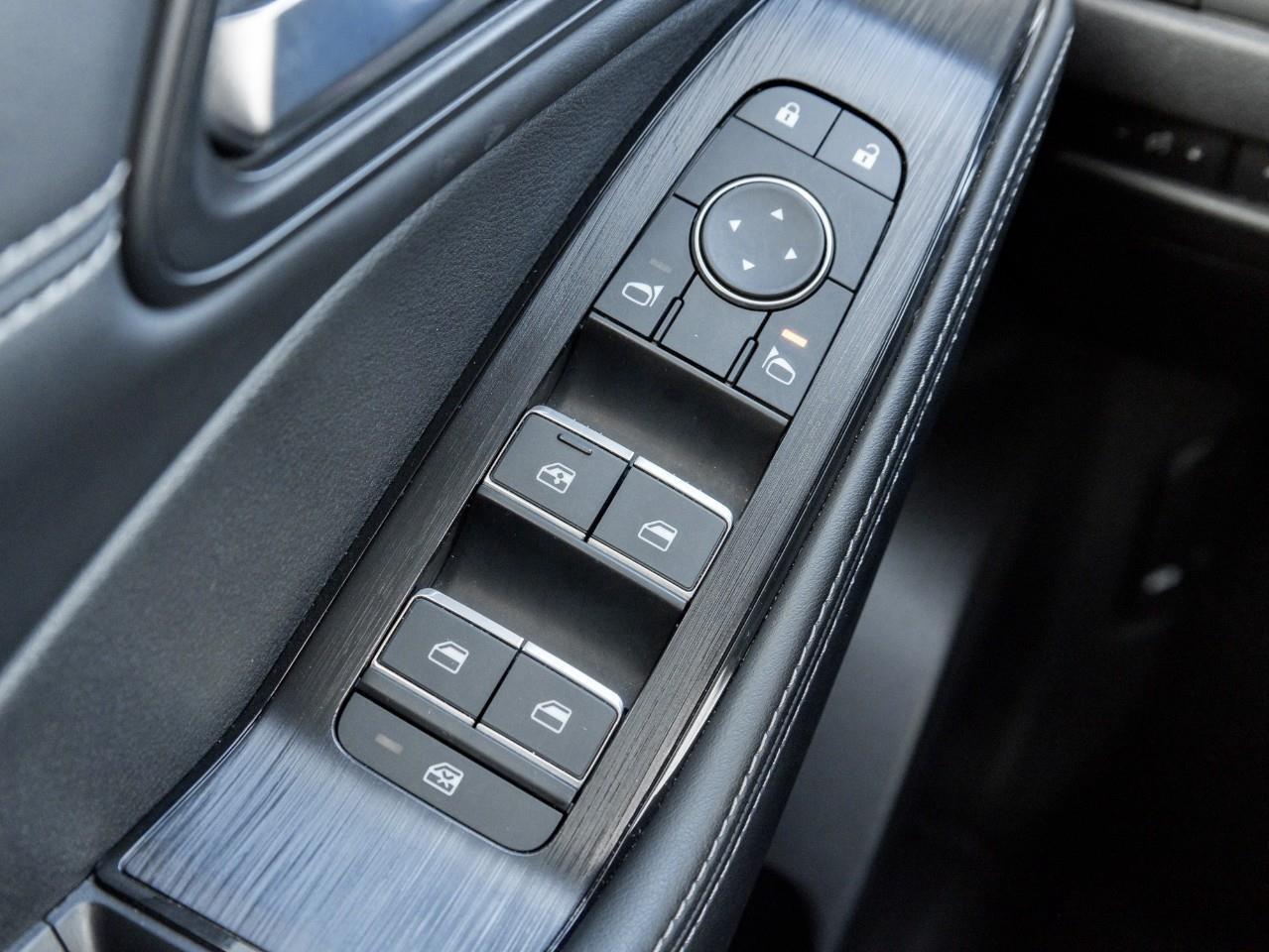 2025 Nissan Rogue SL Photo