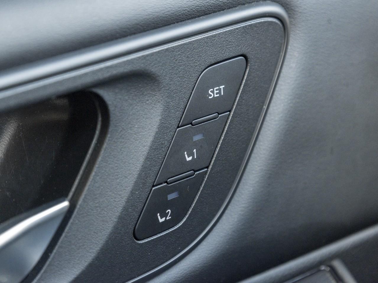 2025 Nissan Rogue SL Photo