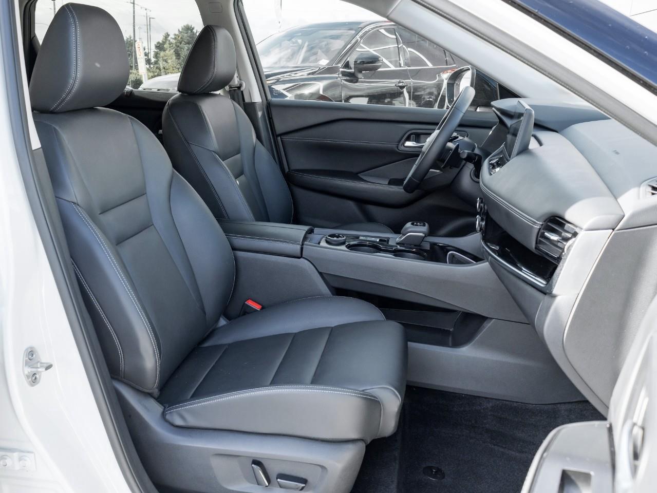 2025 Nissan Rogue SL Photo