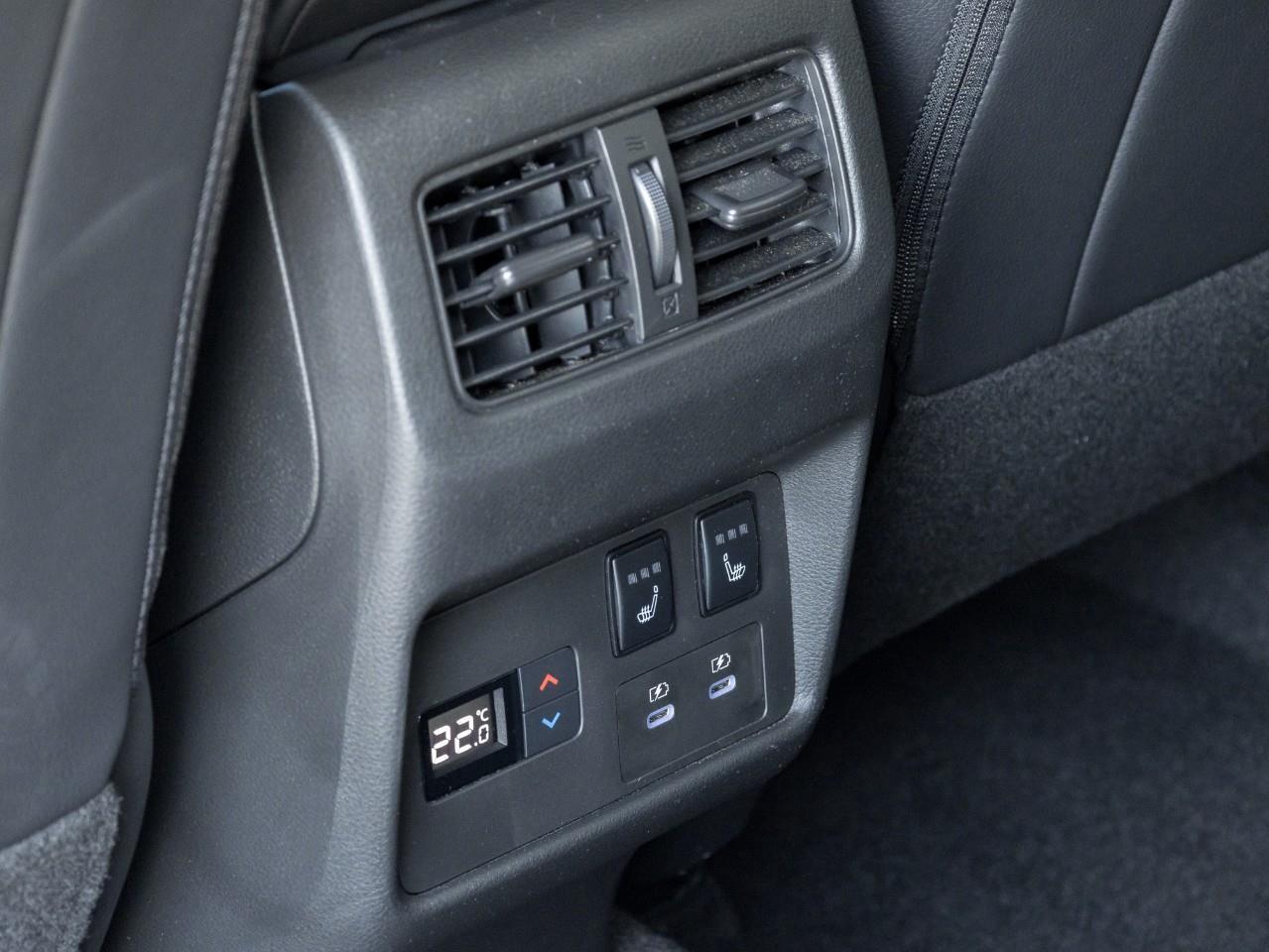 2025 Nissan Rogue SL Photo