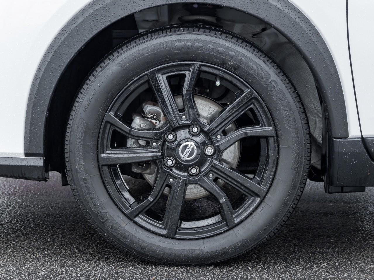 2021 Nissan Kicks SR Photo3