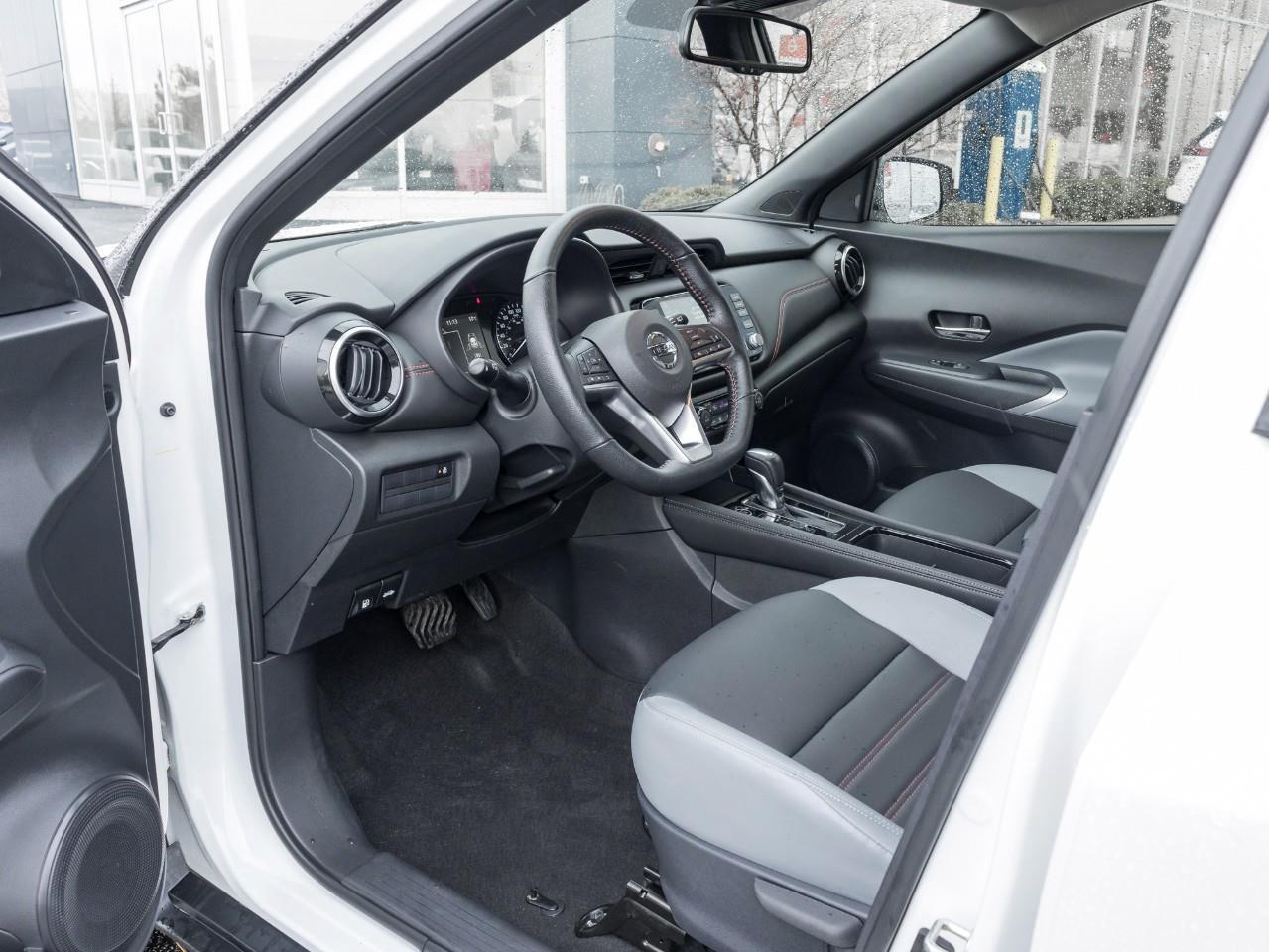 2021 Nissan Kicks SR Photo