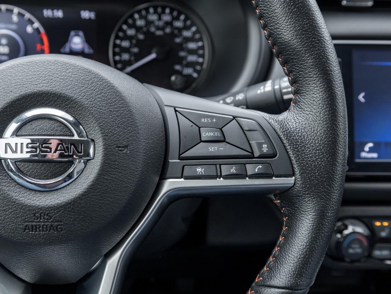 2021 Nissan Kicks SR Photo