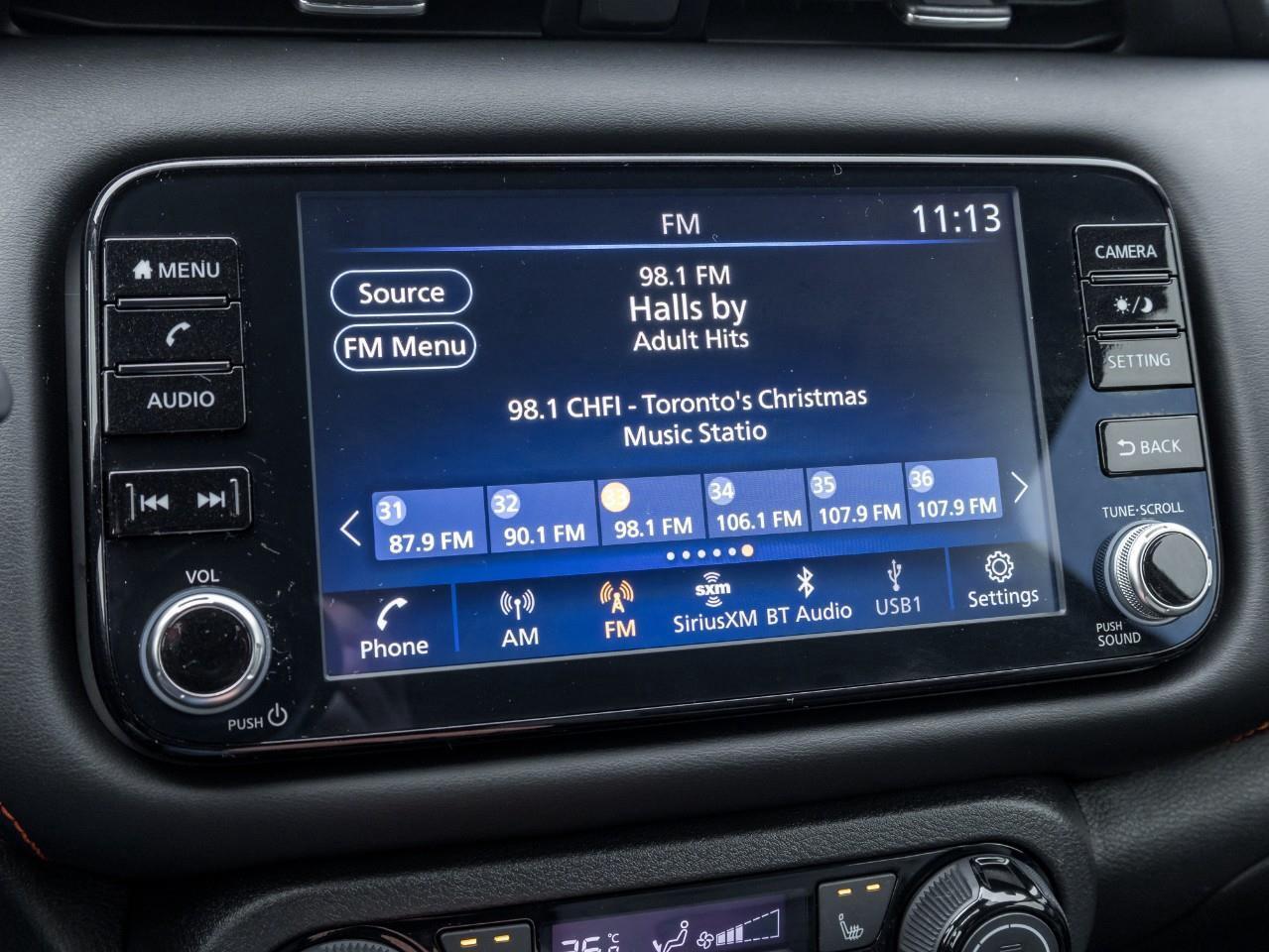 2021 Nissan Kicks SR Photo