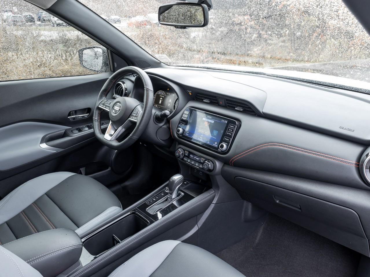 2021 Nissan Kicks SR Photo