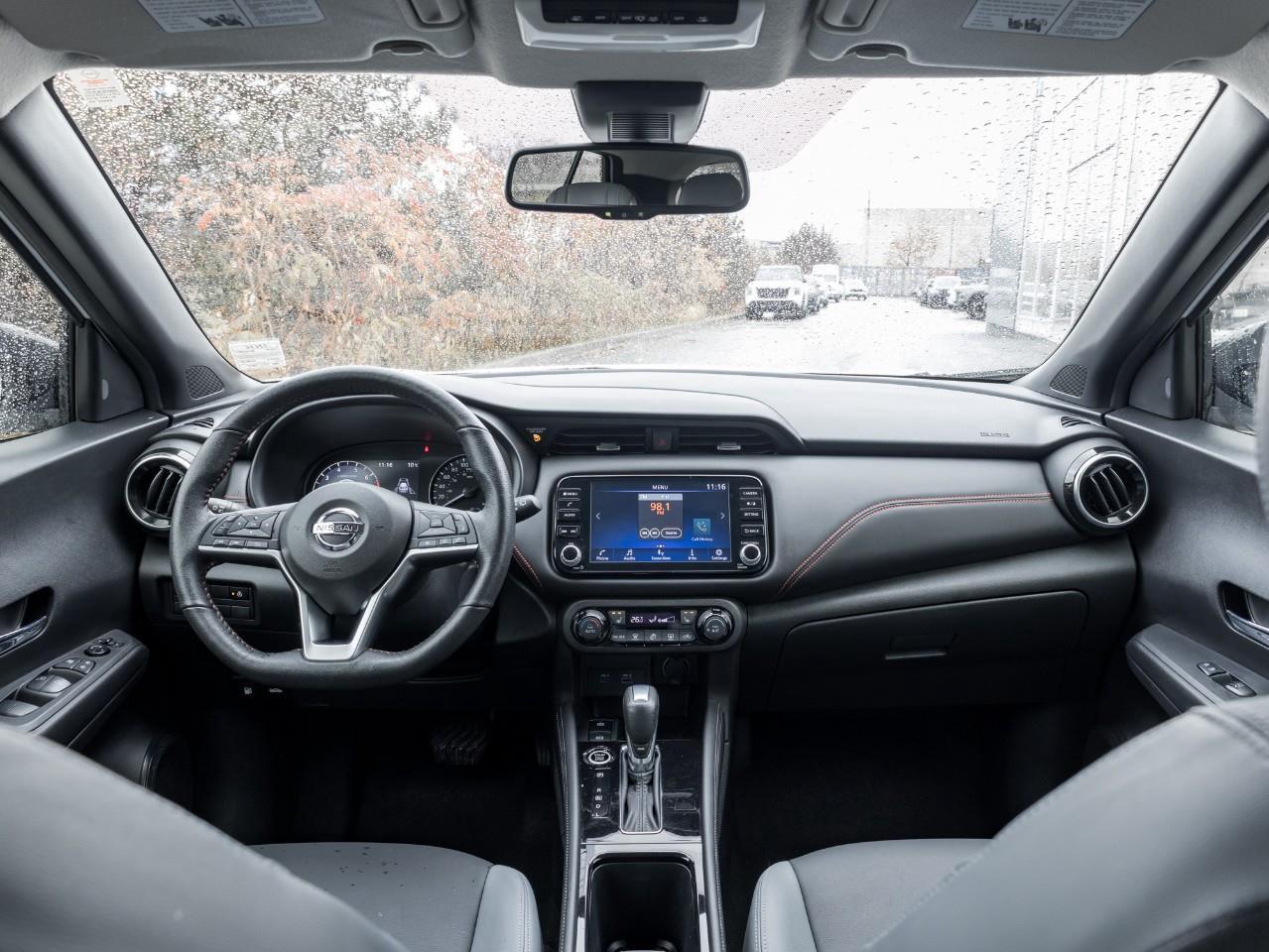 2021 Nissan Kicks SR Photo